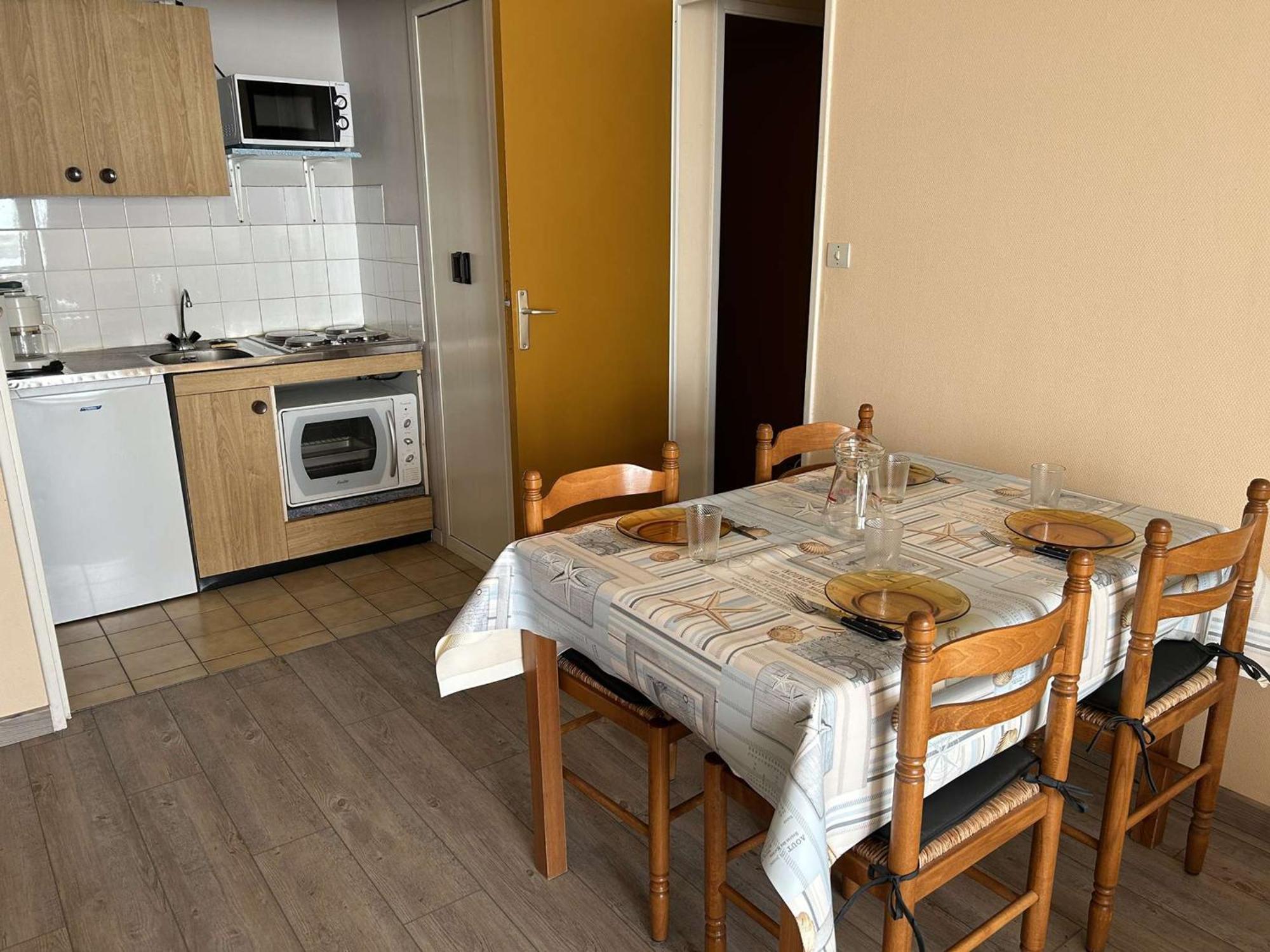 Appartement 2 Pieces Avec Balcon Et Parking A Saint-Gilles-Croix-De-Vie - Fr-1-224-39 Exterior foto